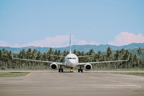 avion sur piste pour transfert aéroport depuis saint françois