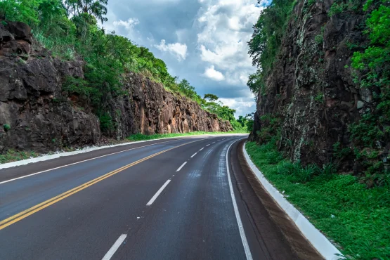 route de campagne desservie par taxi toutes distances depuis deshaies