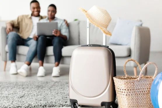 transfert hôtel basse-terre famille attendant chauffeur